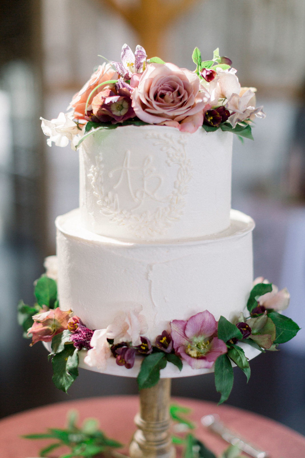 Cake-Weston-Red-Barn-Farm-Kansas-City-|-Blue-Bouquet-Kansas-City-Wedding-Florist