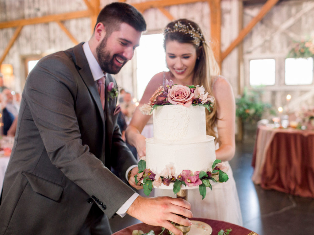 Cake-Cutting-Weston-Red-Barn-Farm-Kansas-City-|-Blue-Bouquet-Kansas-City-Wedding-Florist