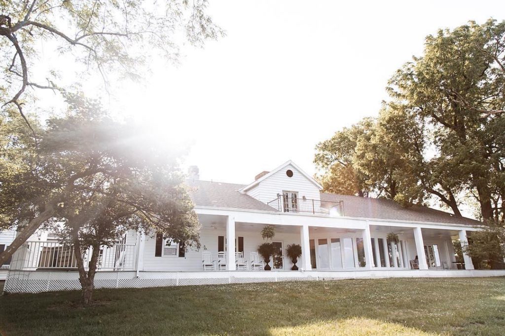 Executive Hills Polo Club | Kansas City Wedding Venue | Photo by Lala Lens Art